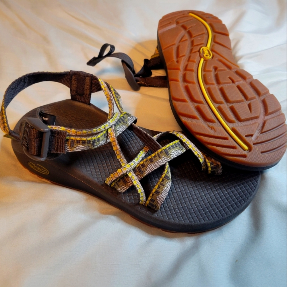 BRAND NEW Chaco's classic sandal